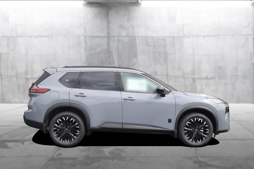 Nissan Rogue Vehicle Image 05