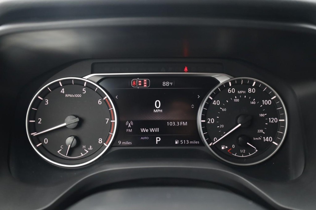 Nissan Rogue Vehicle Image 13