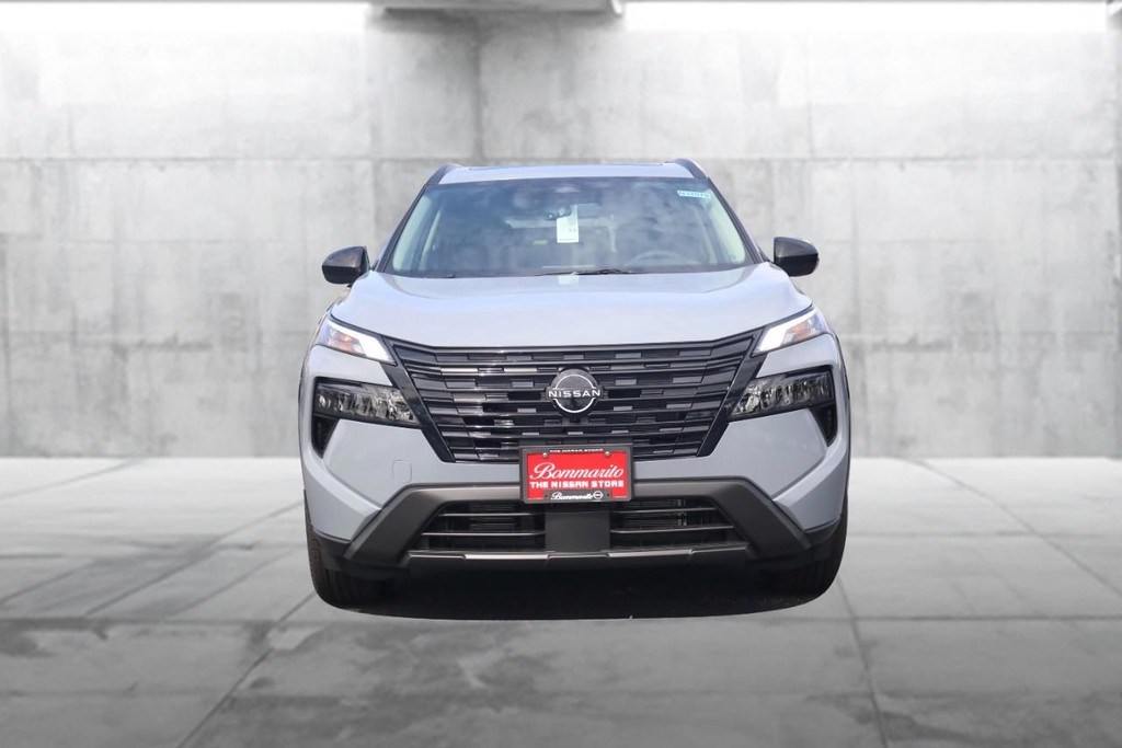 Nissan Rogue Vehicle Image 04