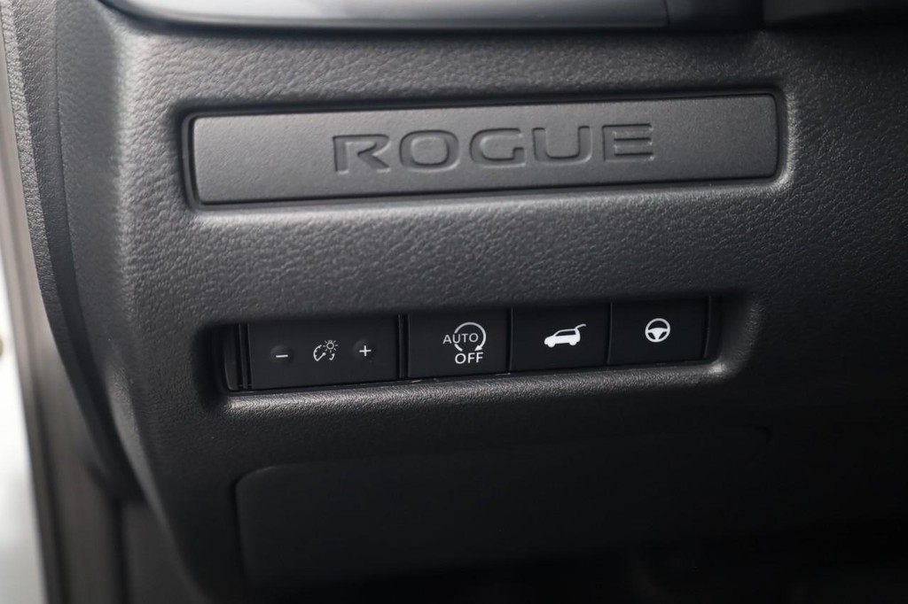 Nissan Rogue Vehicle Image 12
