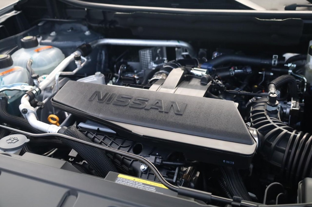 Nissan Rogue Vehicle Image 27