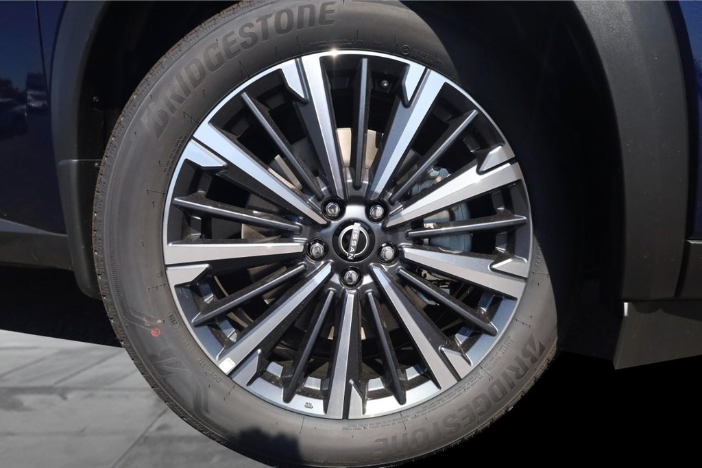 Nissan Pathfinder Vehicle Image 03