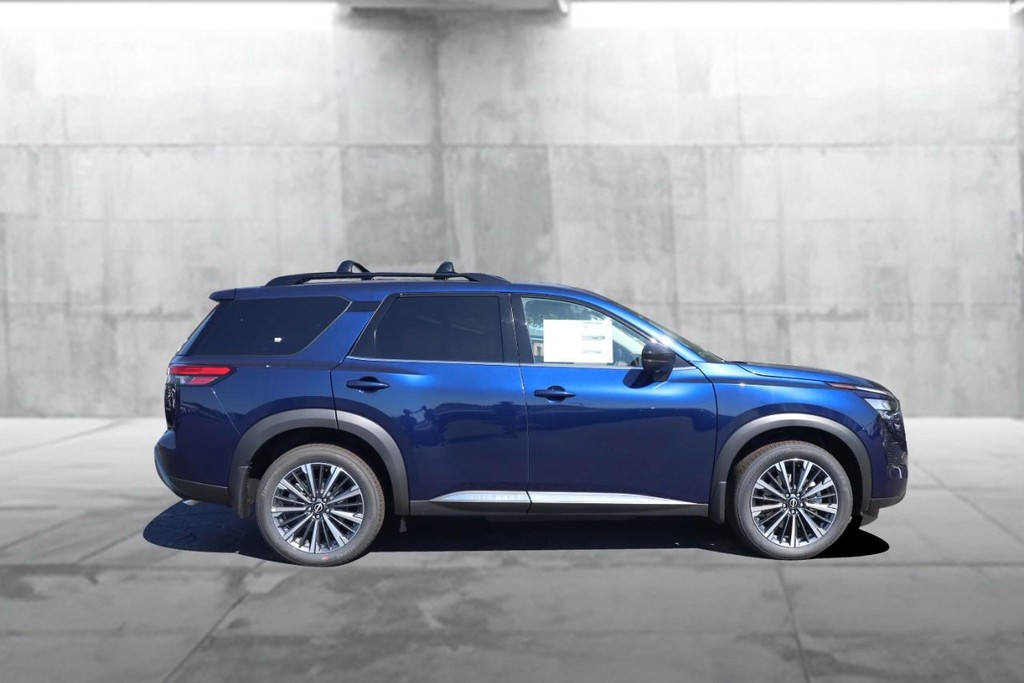 Nissan Pathfinder Vehicle Image 05