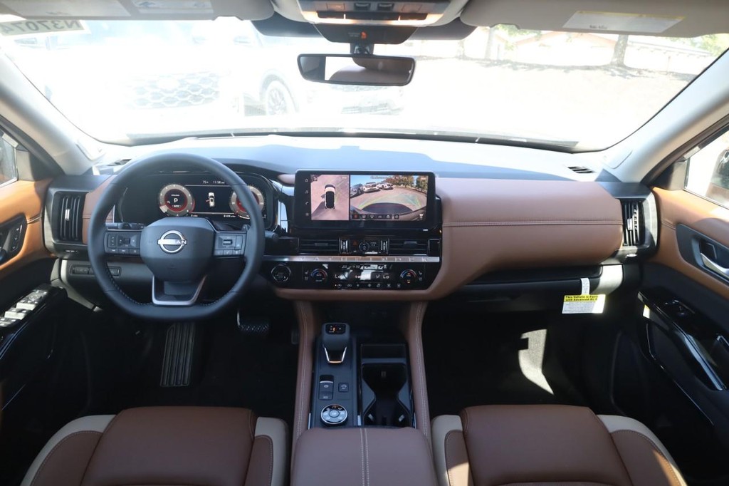Nissan Pathfinder Vehicle Image 07