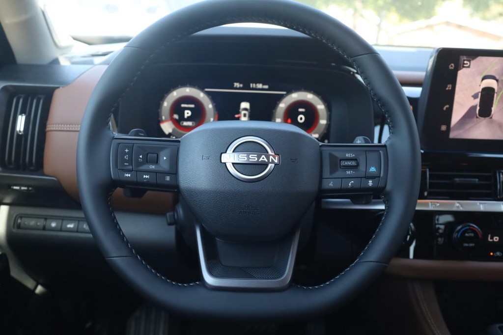 Nissan Pathfinder Vehicle Image 08