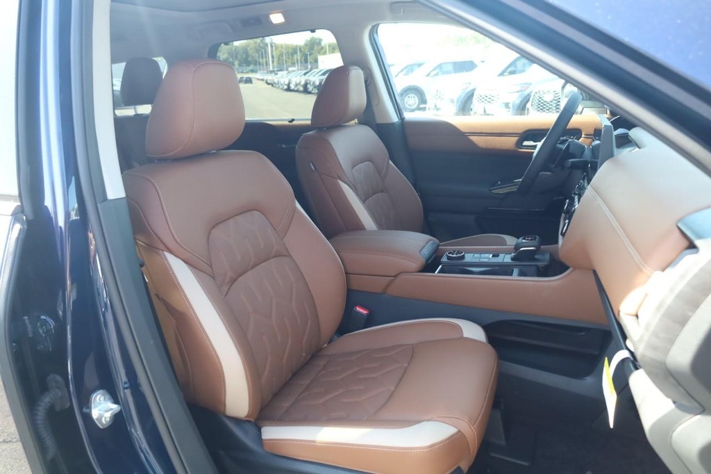 Nissan Pathfinder Vehicle Image 21