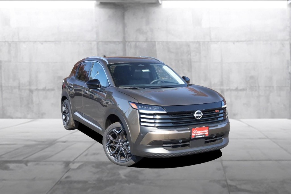 Nissan Kicks Vehicle Image 02