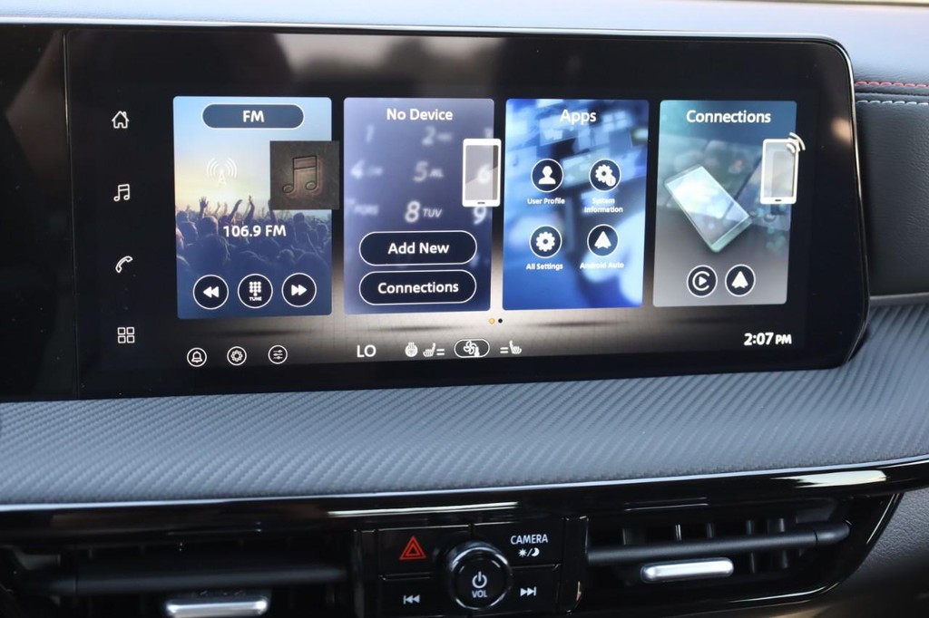 Nissan Kicks Vehicle Image 11