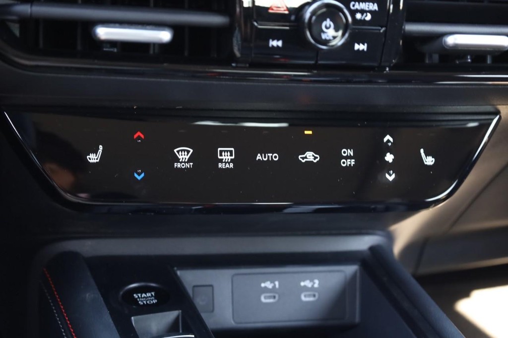Nissan Kicks Vehicle Image 13