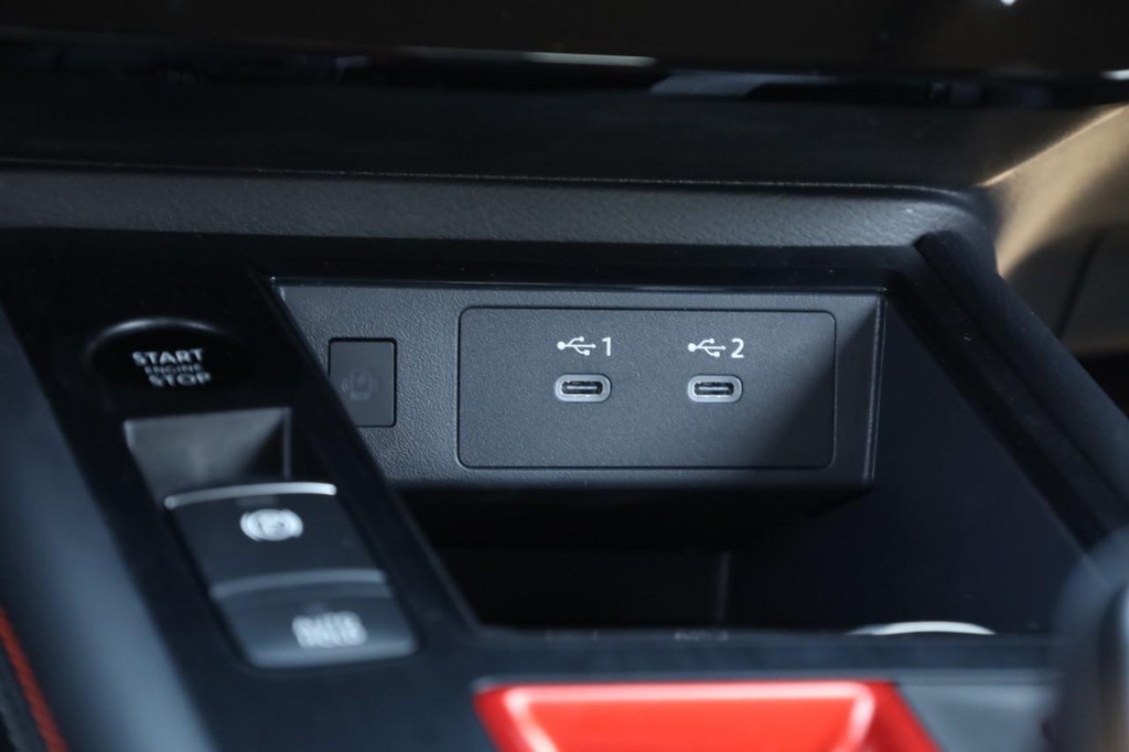 Nissan Kicks Vehicle Image 14