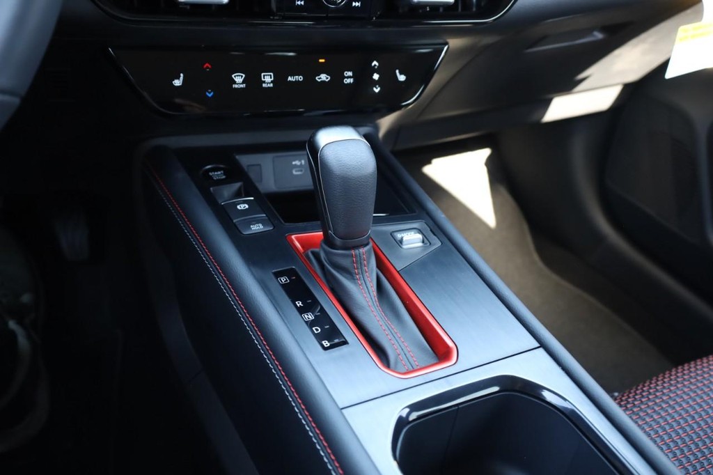 Nissan Kicks Vehicle Image 15