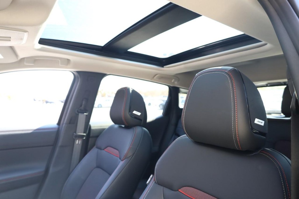 Nissan Kicks Vehicle Image 20