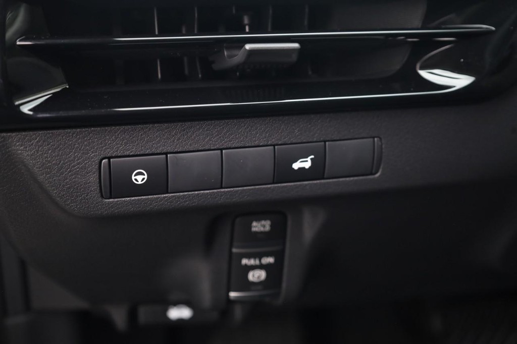 Nissan Murano Vehicle Image 12