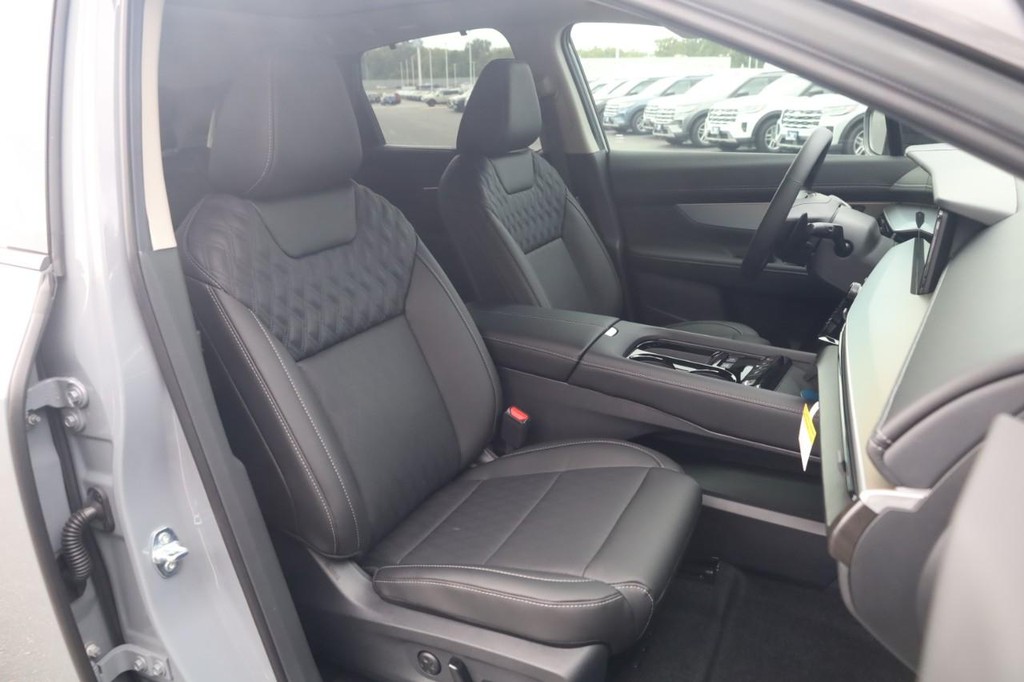 Nissan Murano Vehicle Image 21