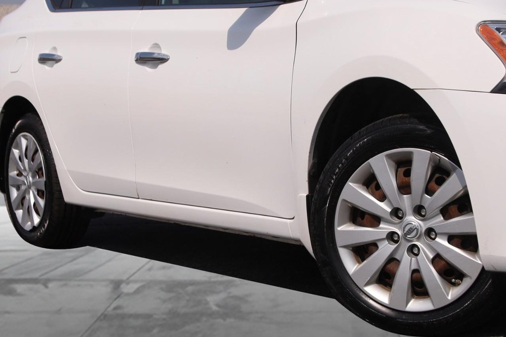 Nissan Sentra Vehicle Image 03