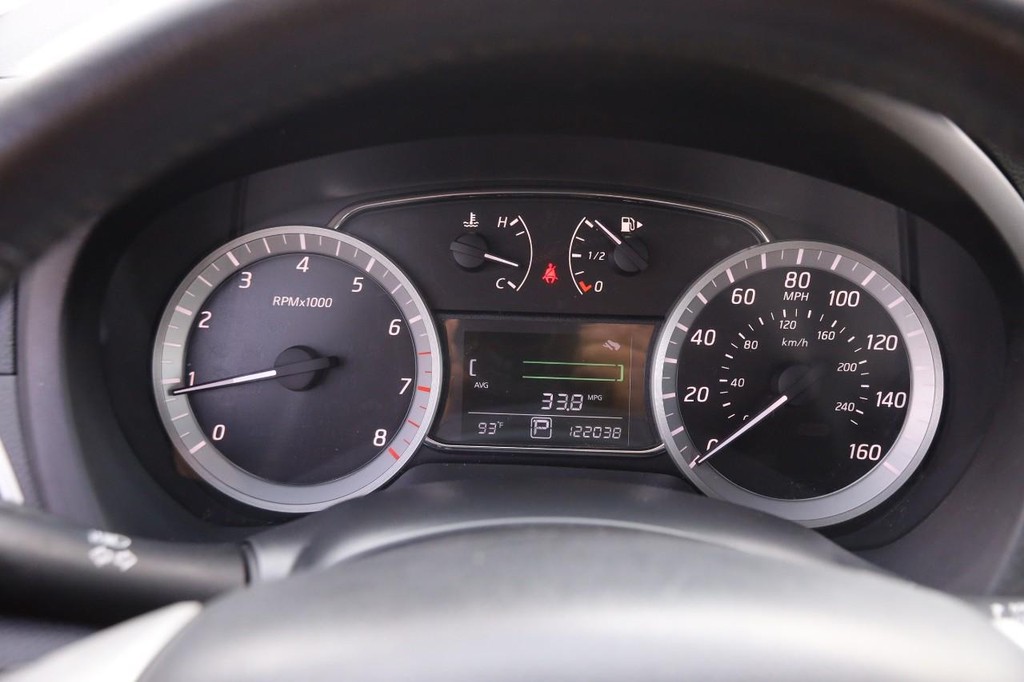 Nissan Sentra Vehicle Image 13