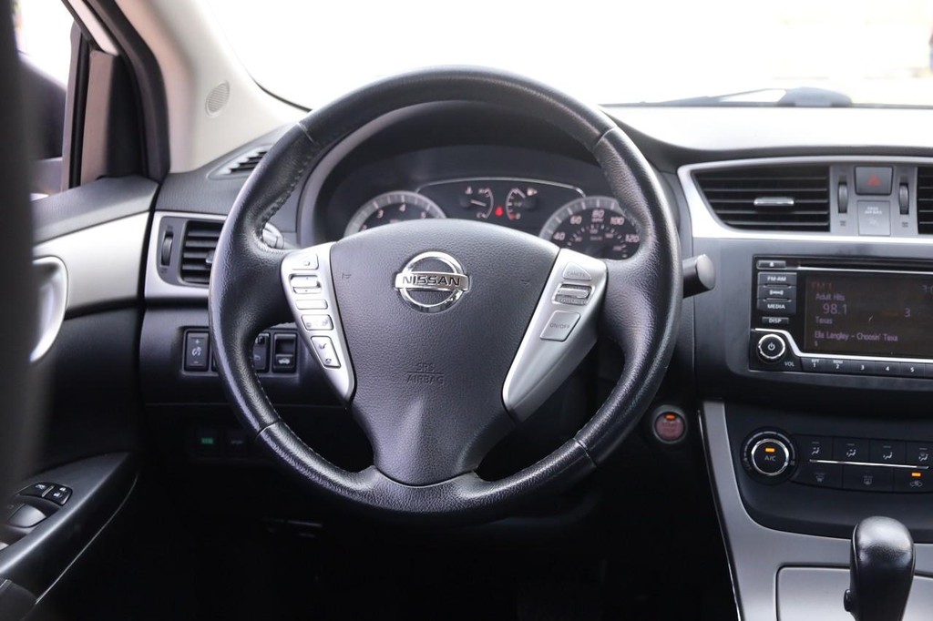 Nissan Sentra Vehicle Image 23