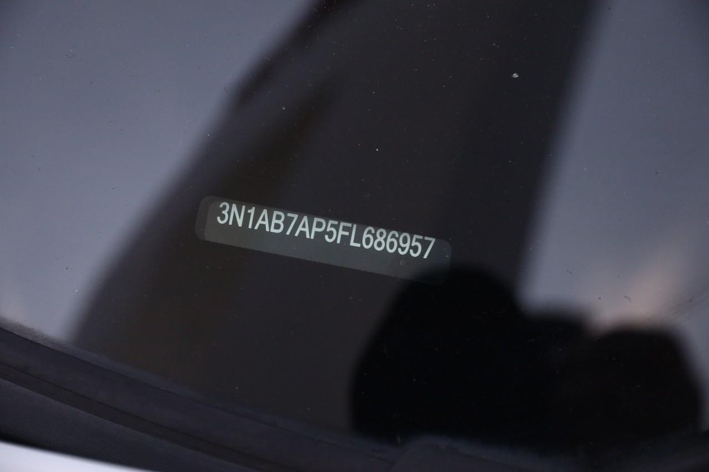 Nissan Sentra Vehicle Image 28