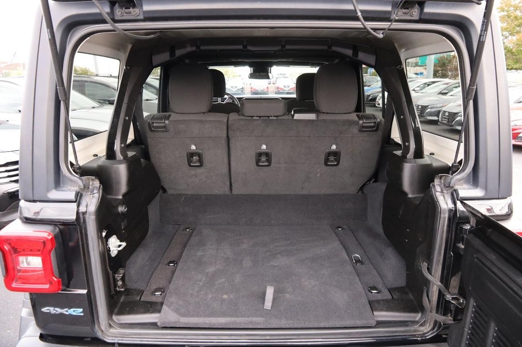 Jeep Wrangler 4xe Vehicle Full-screen Gallery Image 07