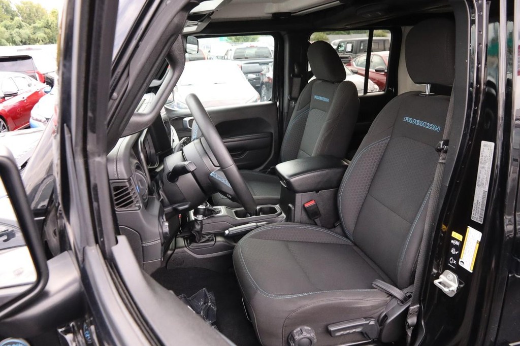 Jeep Wrangler 4xe Vehicle Full-screen Gallery Image 08