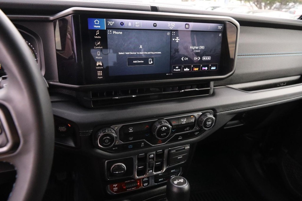 Jeep Wrangler 4xe Vehicle Full-screen Gallery Image 15