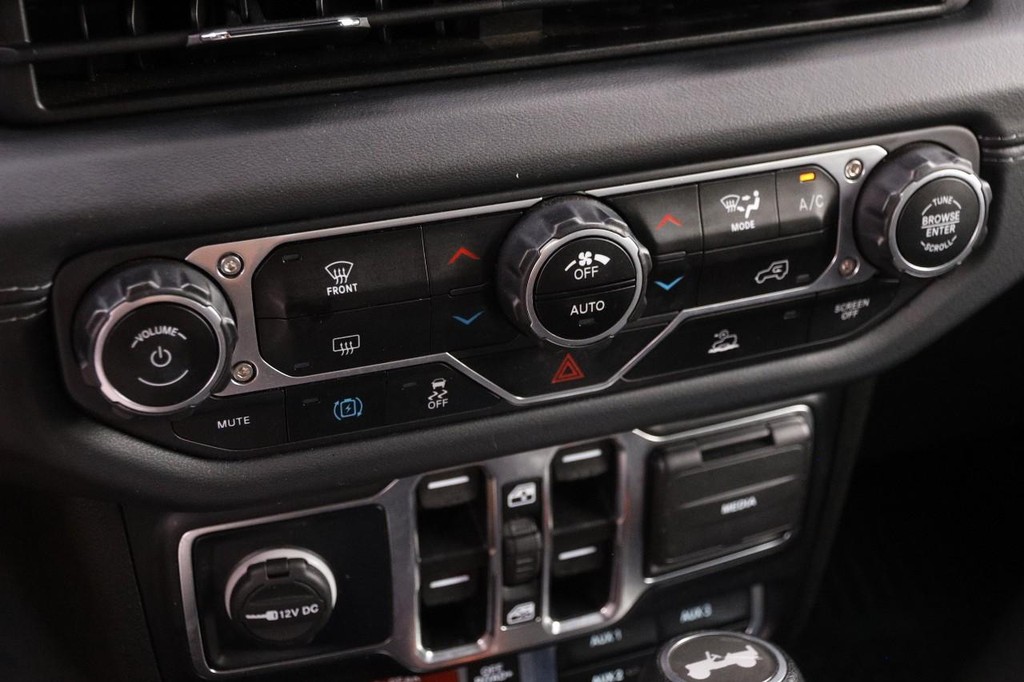 Jeep Wrangler 4xe Vehicle Full-screen Gallery Image 18