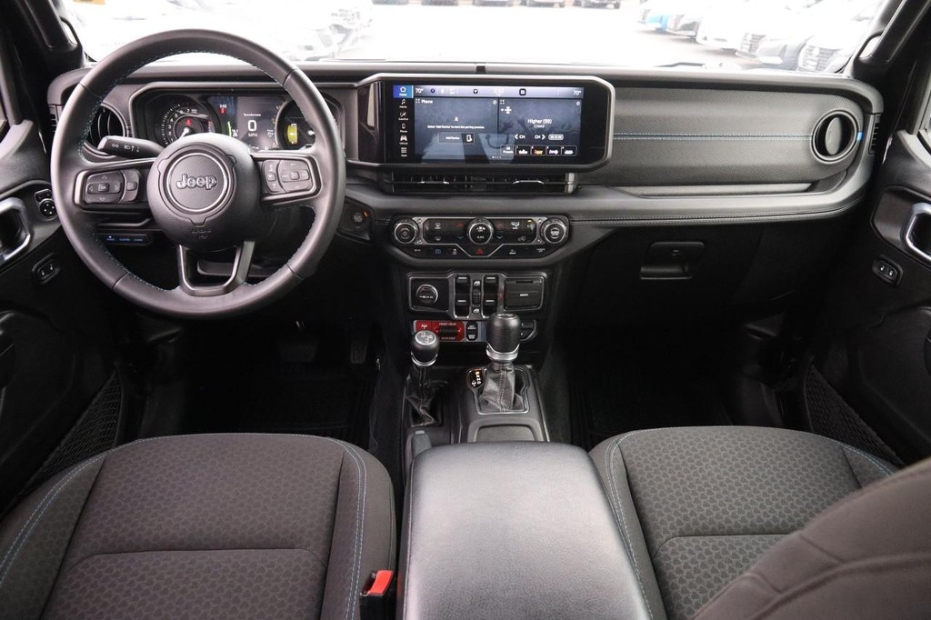 Jeep Wrangler 4xe Vehicle Full-screen Gallery Image 22
