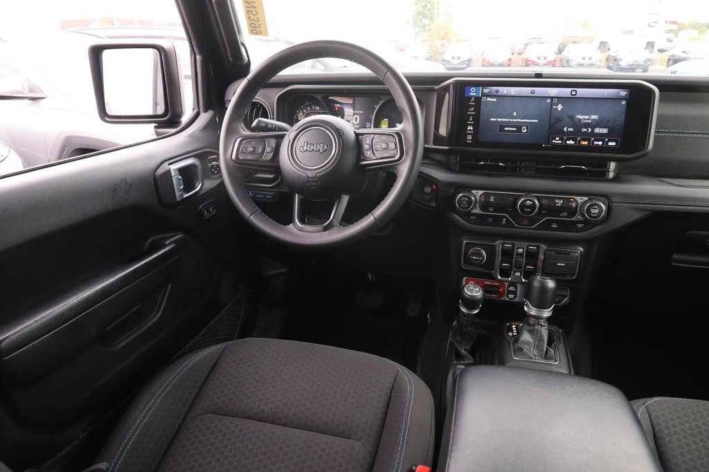Jeep Wrangler 4xe Vehicle Full-screen Gallery Image 23