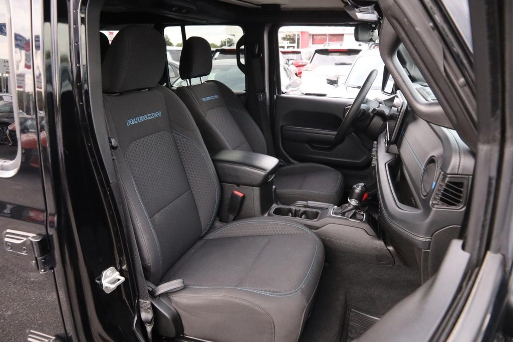 Jeep Wrangler 4xe Vehicle Full-screen Gallery Image 26
