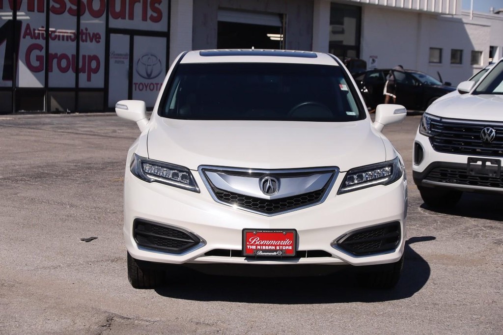 Acura RDX Vehicle Full-screen Gallery Image 4