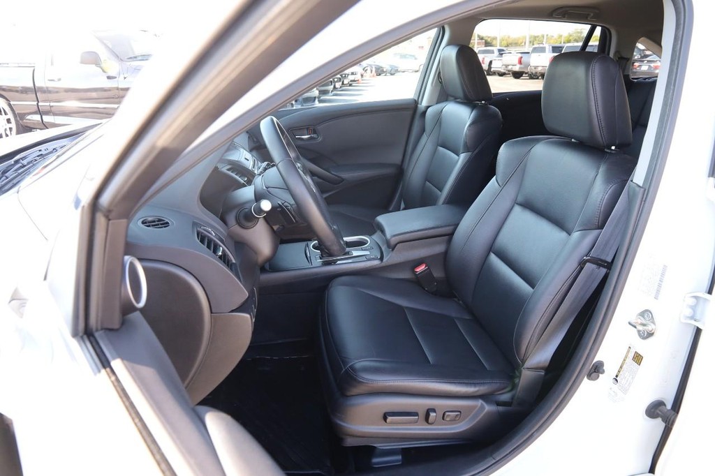 Acura RDX Vehicle Full-screen Gallery Image 9