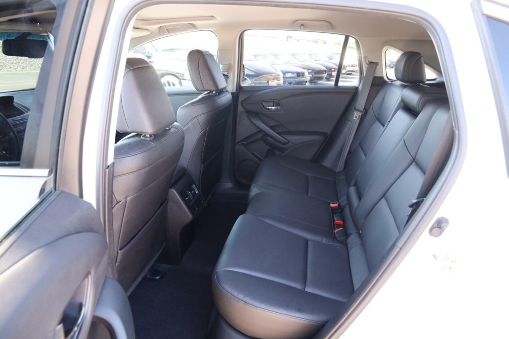Acura RDX Vehicle Full-screen Gallery Image 10