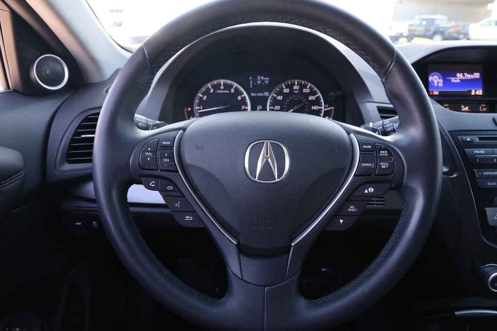 Acura RDX Vehicle Full-screen Gallery Image 11