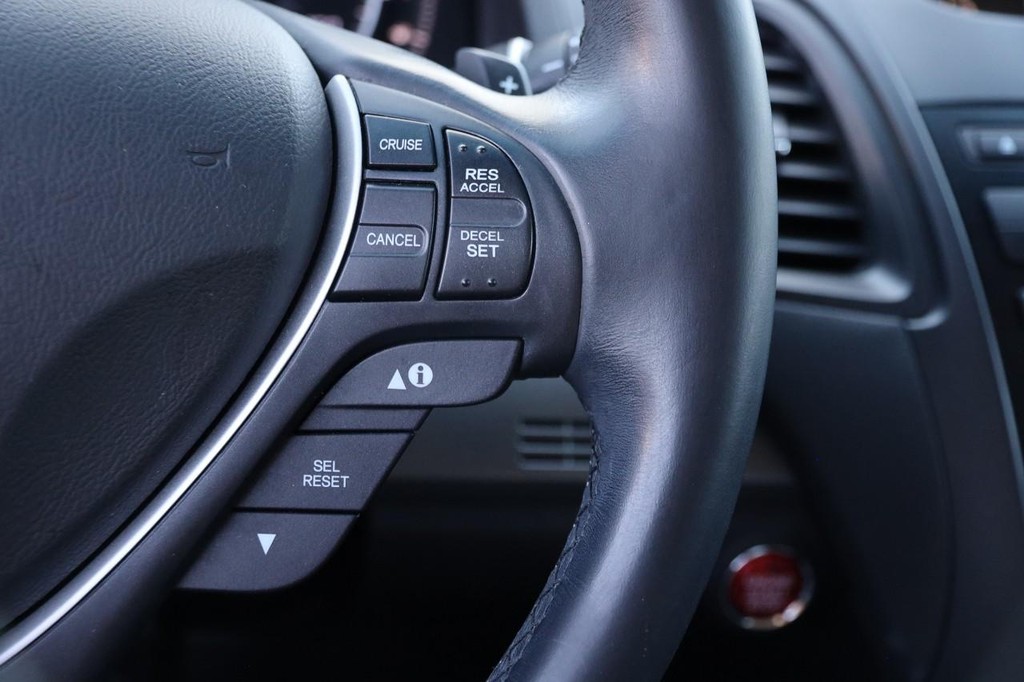 Acura RDX Vehicle Full-screen Gallery Image 13