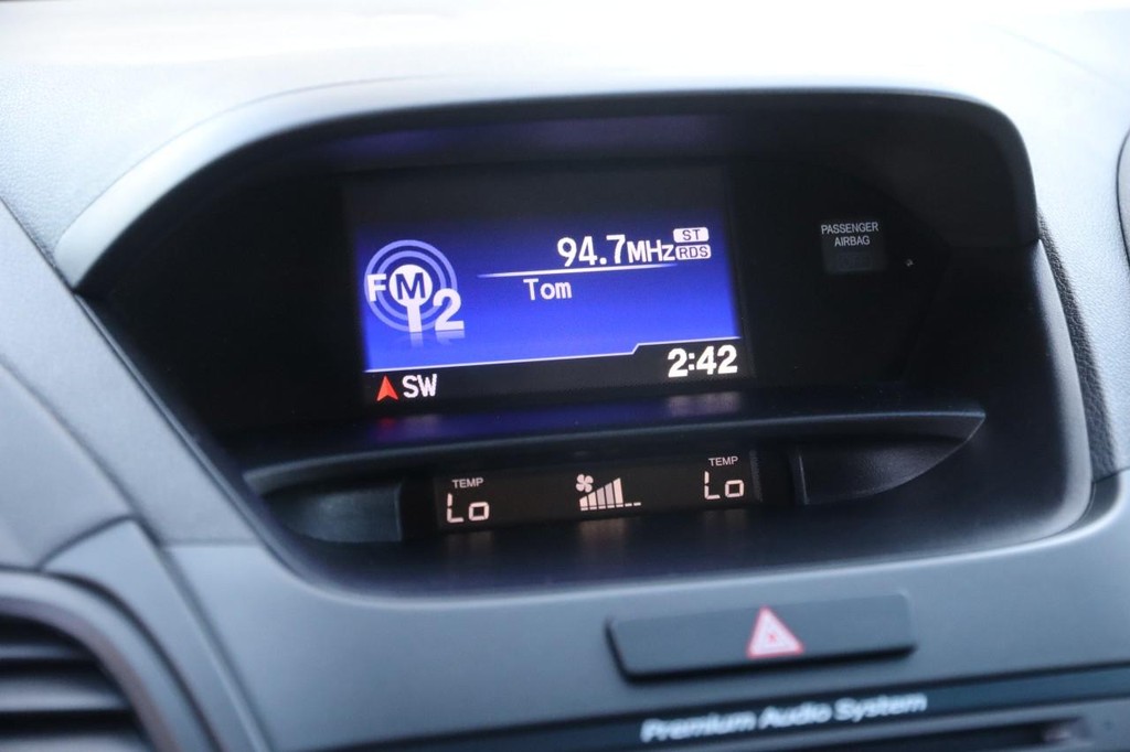 Acura RDX Vehicle Full-screen Gallery Image 18