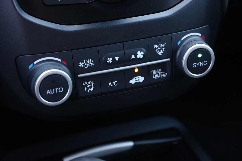 Acura RDX Vehicle Full-screen Gallery Image 19