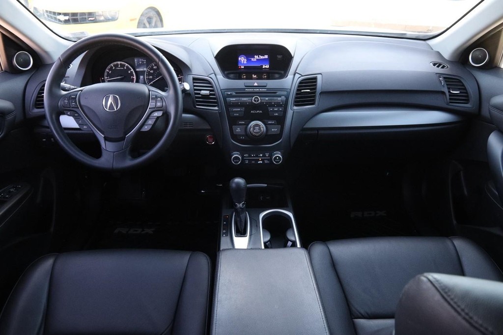 Acura RDX Vehicle Full-screen Gallery Image 23