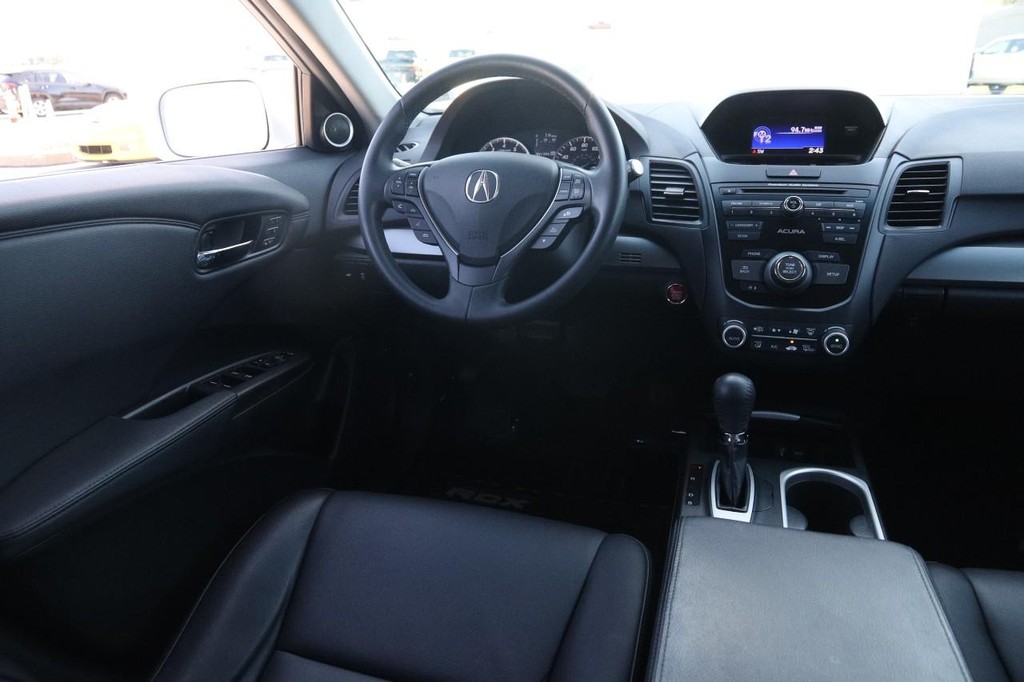 Acura RDX Vehicle Full-screen Gallery Image 24