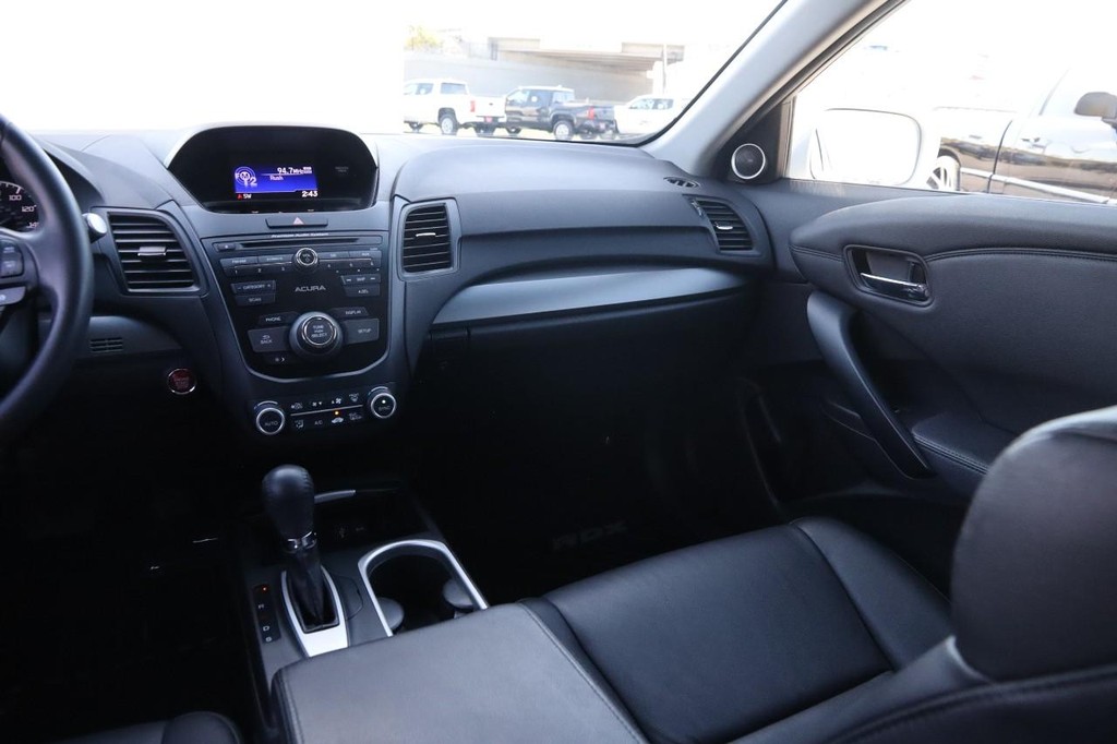 Acura RDX Vehicle Full-screen Gallery Image 27