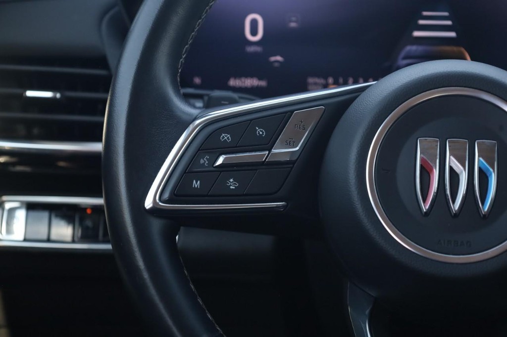 Buick Envision Vehicle Full-screen Gallery Image 09