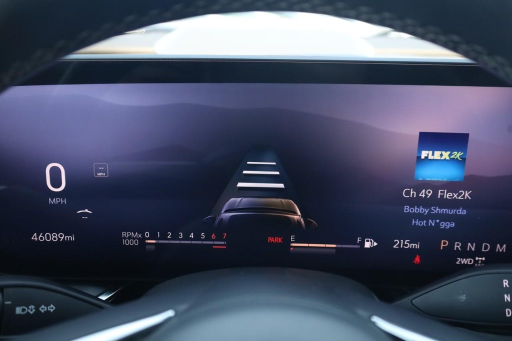 Buick Envision Vehicle Full-screen Gallery Image 12