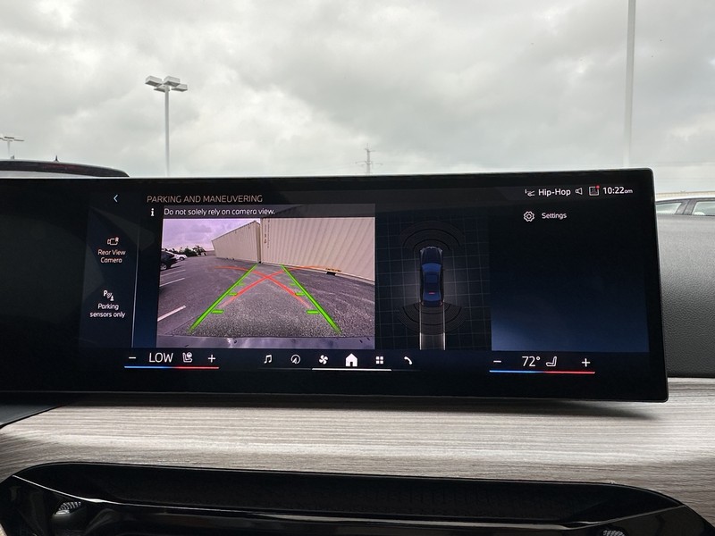 BMW 3 Series Vehicle Full-screen Gallery Image 19