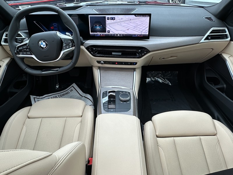 BMW 3 Series Vehicle Full-screen Gallery Image 25