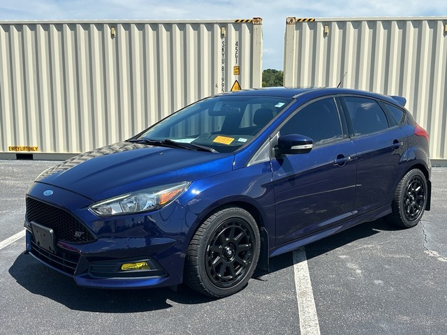 more details - ford focus hatchback