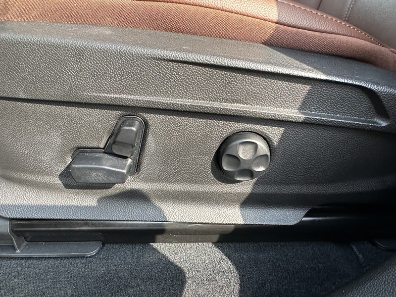 Alfa Romeo Stelvio Vehicle Full-screen Gallery Image 11