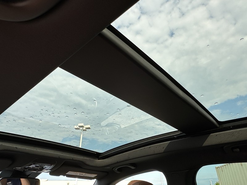 Alfa Romeo Stelvio Vehicle Full-screen Gallery Image 24