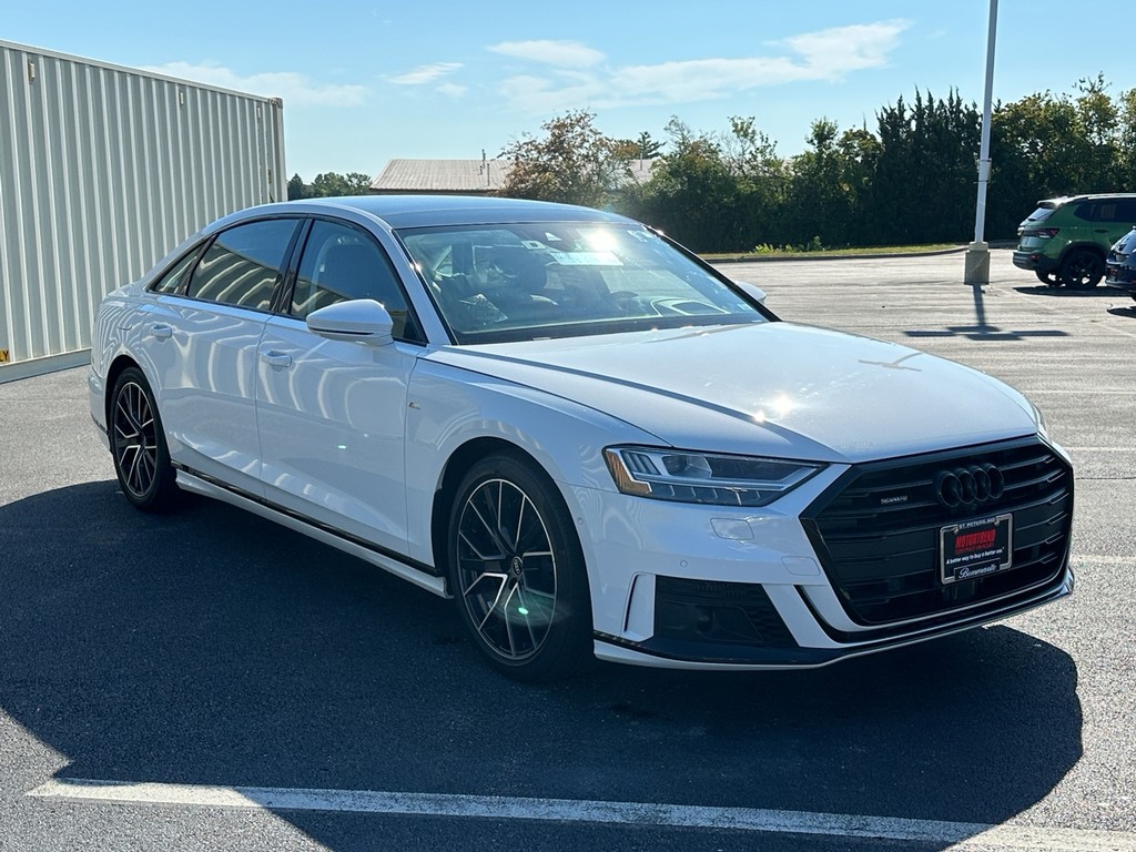 Audi A8 Vehicle Full-screen Gallery Image 03