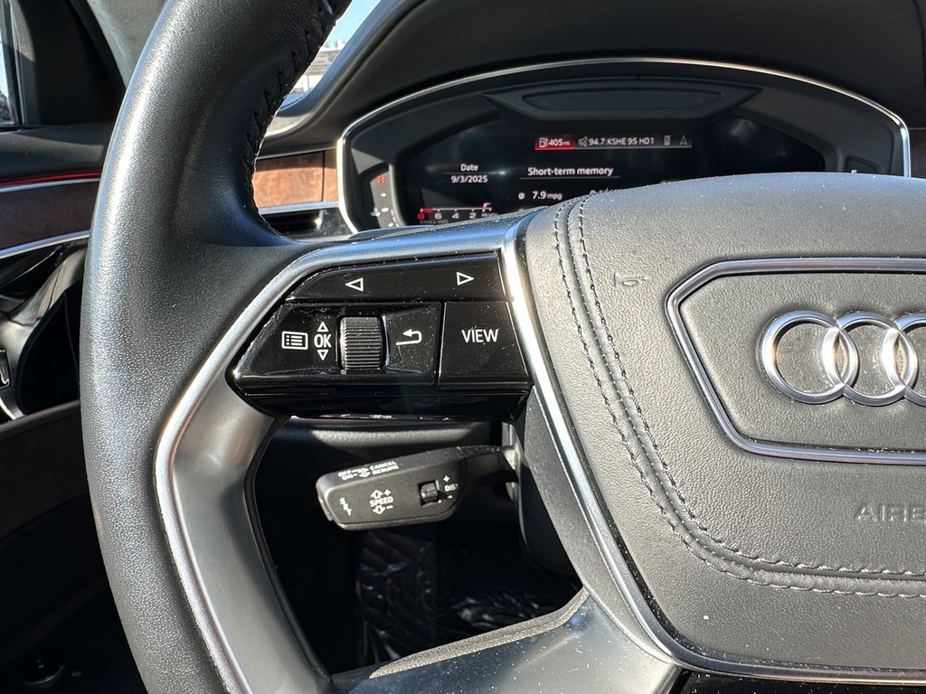 Audi A8 Vehicle Full-screen Gallery Image 24