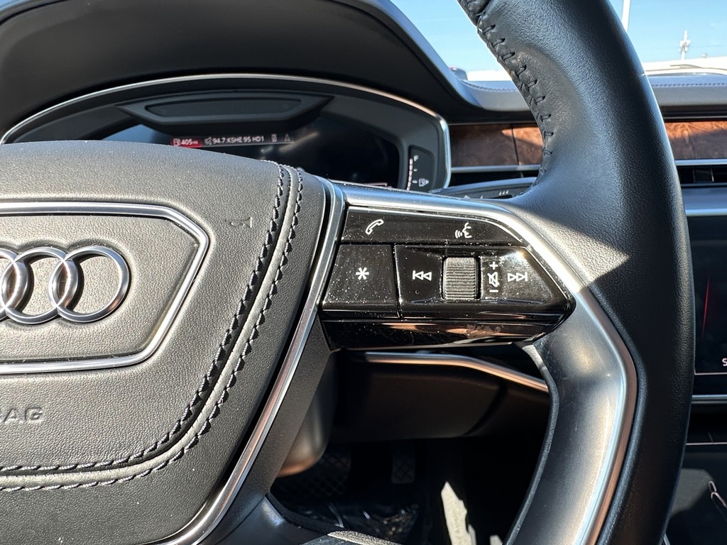 Audi A8 Vehicle Full-screen Gallery Image 25