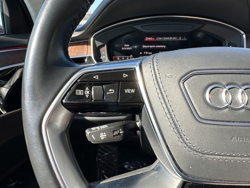 Audi A8 Vehicle Full-screen Gallery Image 24